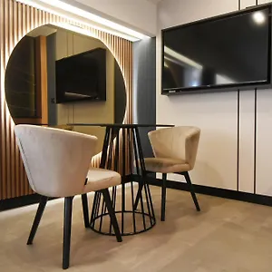 Grandeur Apartment