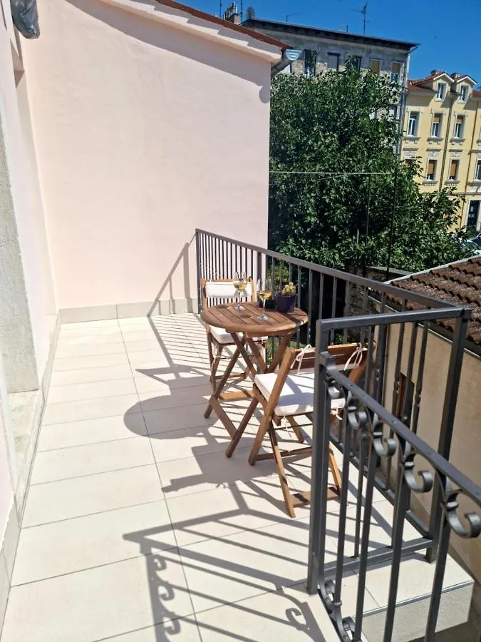 Central Studio Apartment Pula